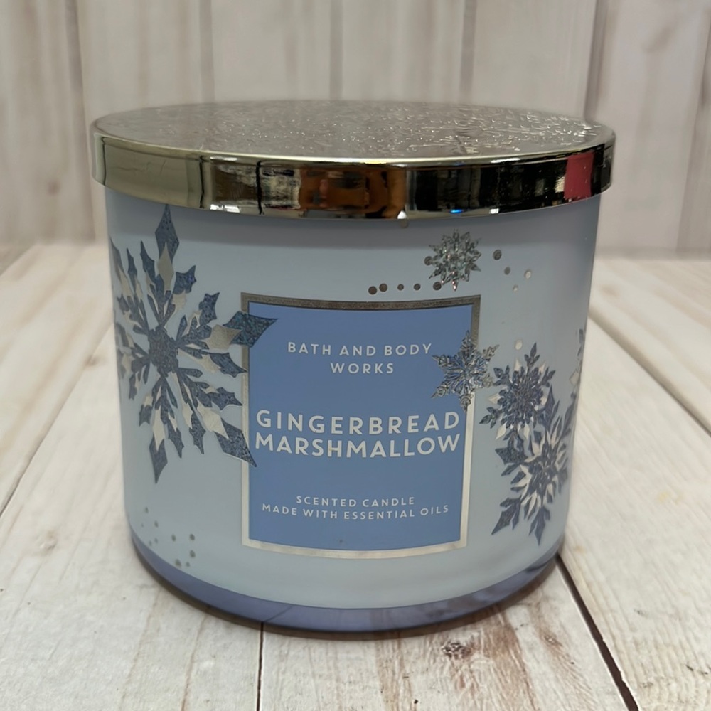 SOLD! Bath & Body Works  ‘GINGERBREAD MARSHMALLOW’ Candle